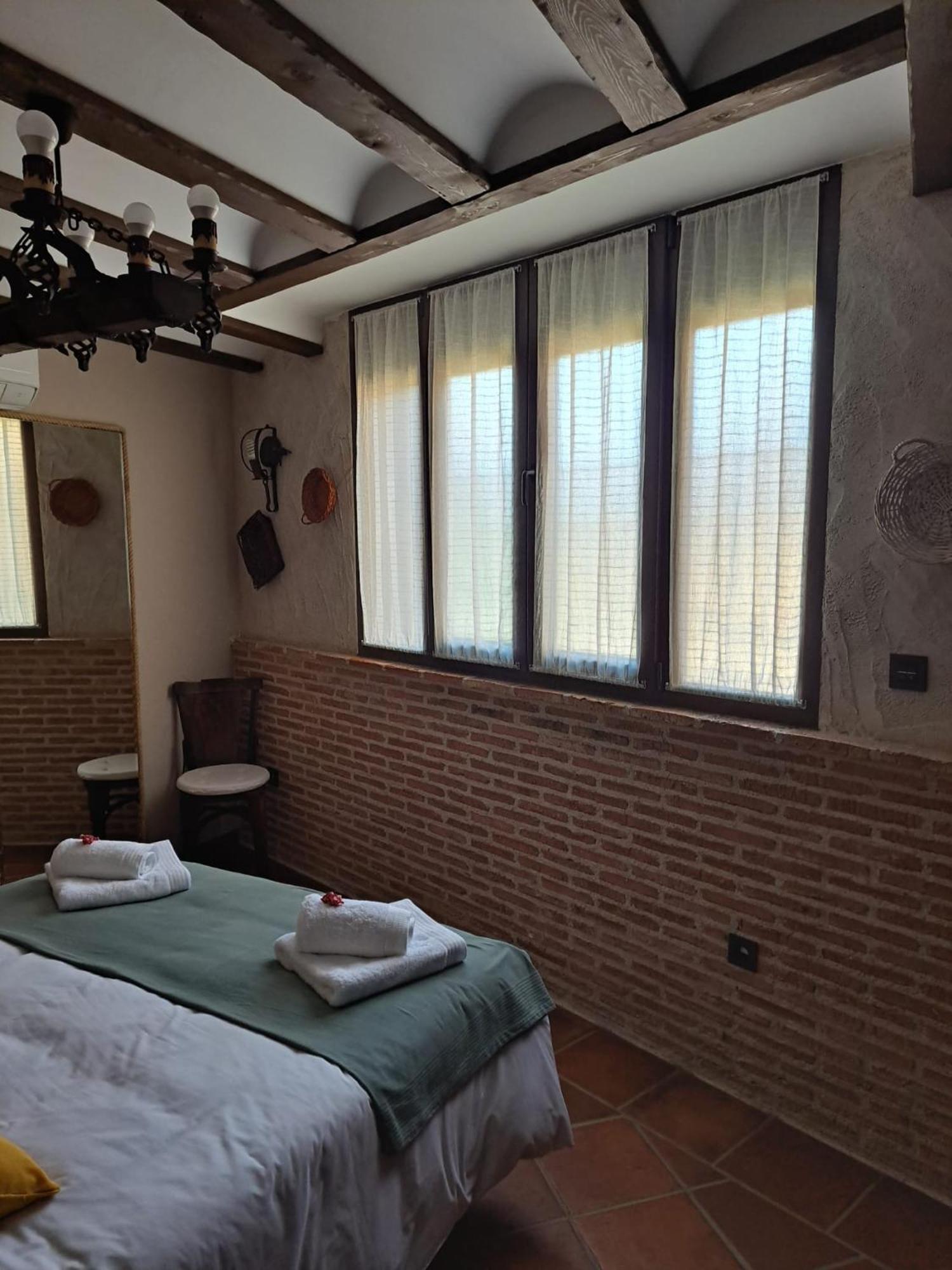 Casa Rural La Bodega, Ofrece Cata De Vino Gratis Horche Luaran gambar