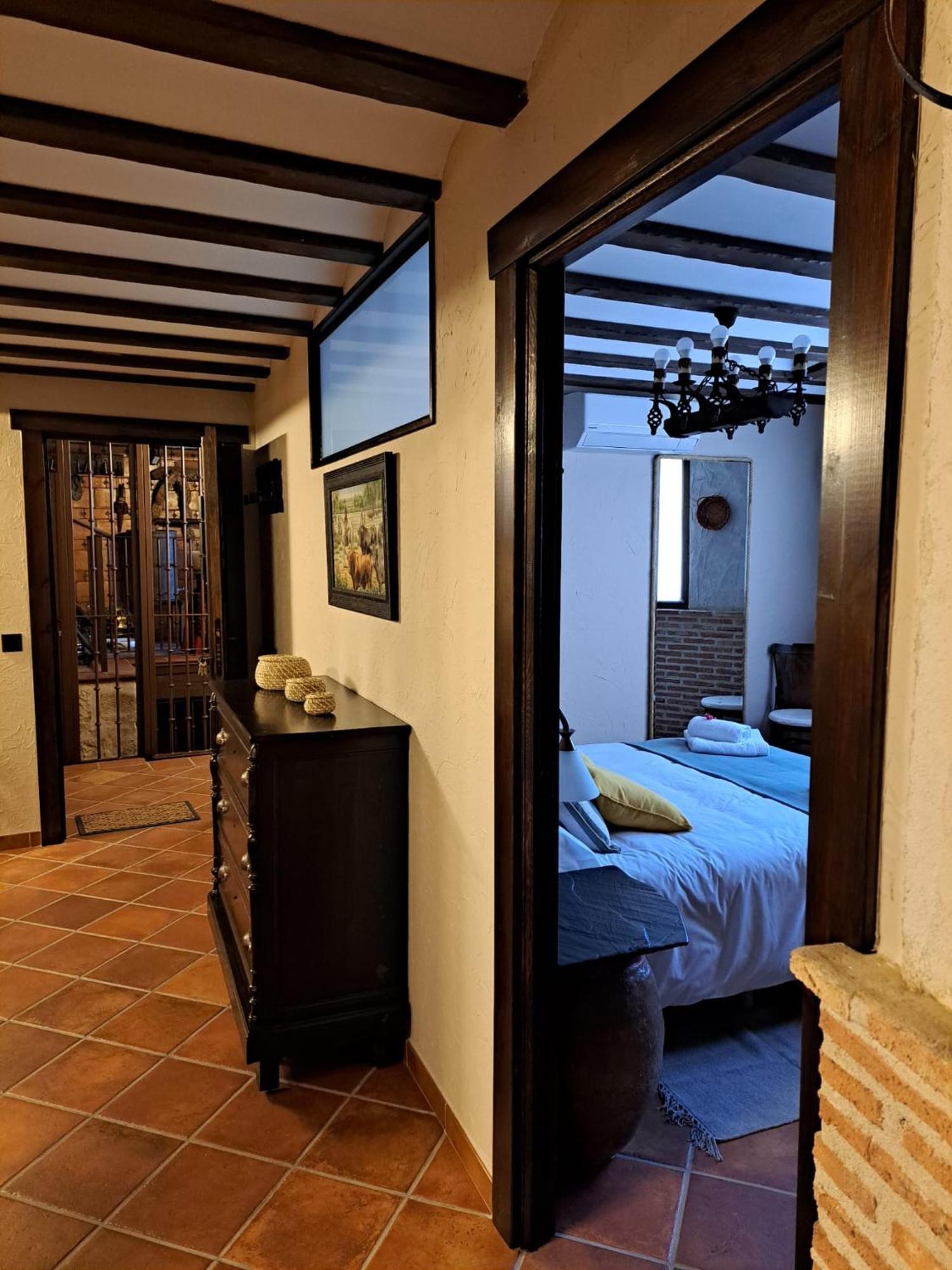 Casa Rural La Bodega, Ofrece Cata De Vino Gratis Horche Luaran gambar