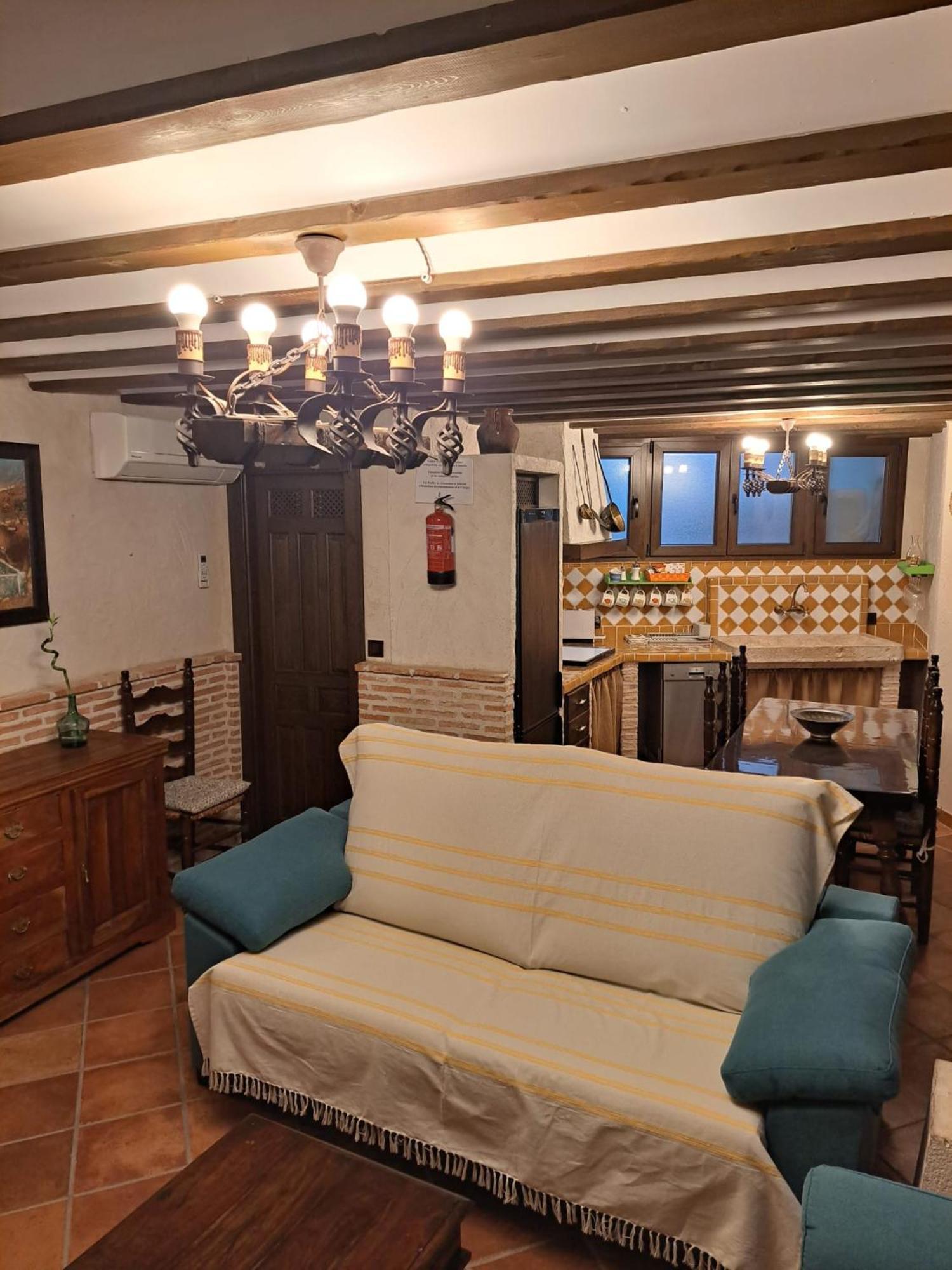 Casa Rural La Bodega, Ofrece Cata De Vino Gratis Horche Luaran gambar